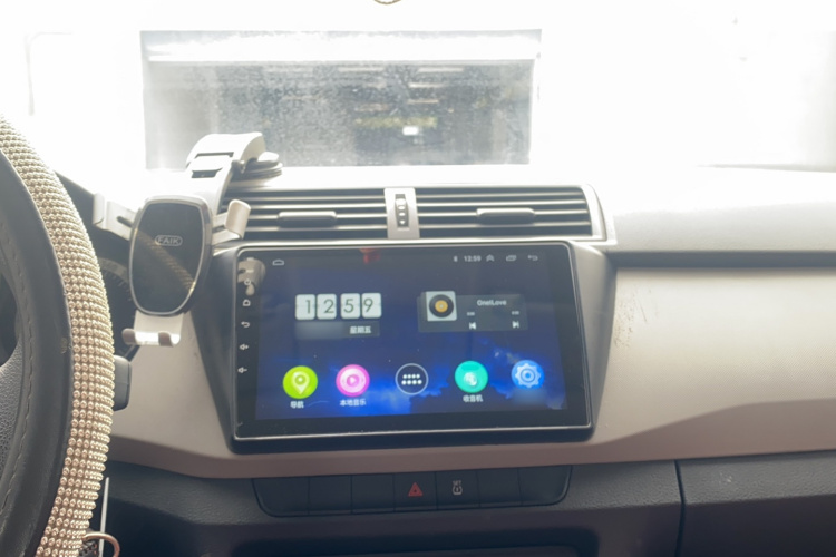 Skoda Fabia 2019 car image #16