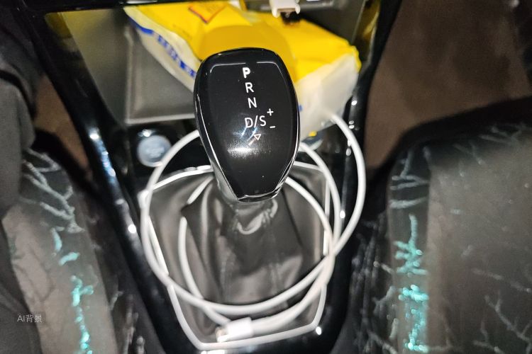 Tacqua 2021 car image #16