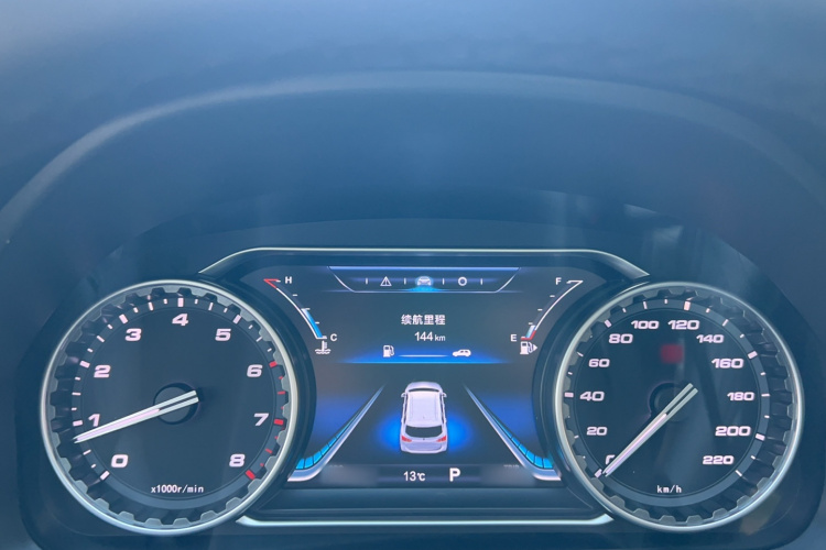 Forthing JOYEAR X5 2019 car image #16