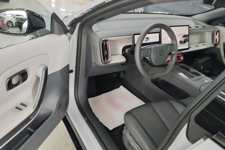 零跑汽车 零跑Lafa5 2025 汽车图片 #16