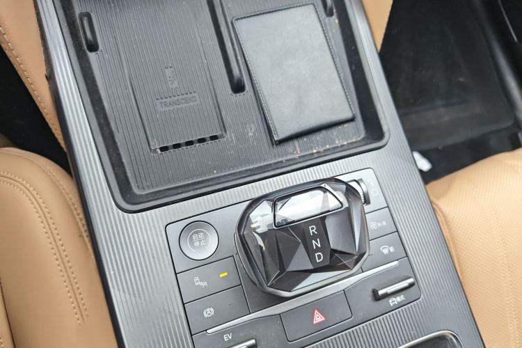 BYD SongL DM-i 2024 car image #16