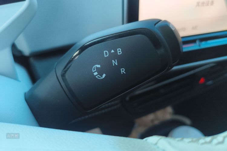 Volkswagen ID.3 2024 immagine di auto #16