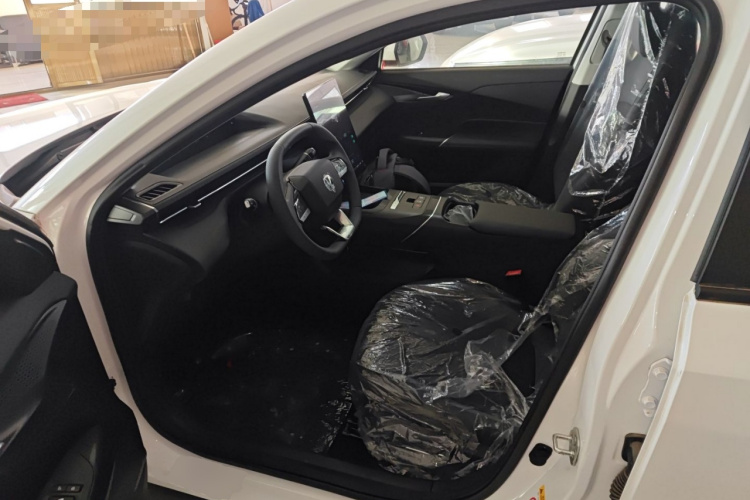 Changan EadoPHEV 2025 imagem de carro #16