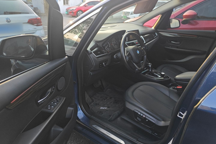 BMW 2 Series Tourer 2017 car image #16