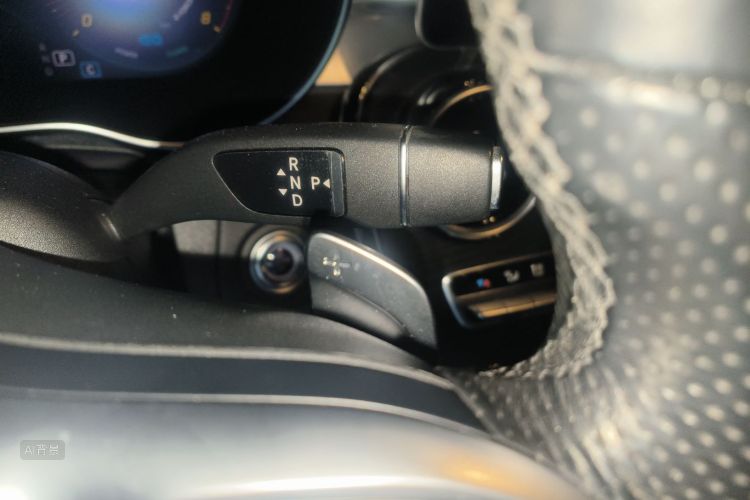 Mercedes-Benz C Class 2019 car image #16