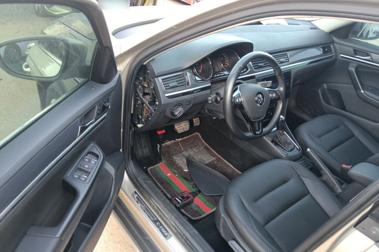 Volkswagen C-Trek 2019 immagine di auto #16