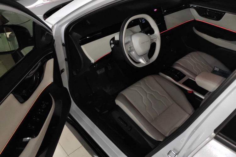 Honda e:NS2 2025 #16 Honda e:NS2 2025 car image #16