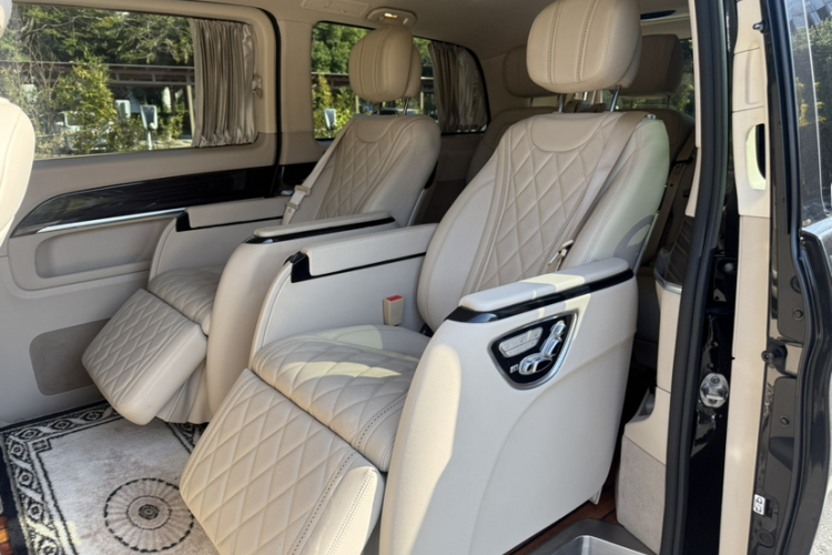 Mercedes-Benz V Class 2018 #16 Mercedes-Benz V Class 2018 car image #16