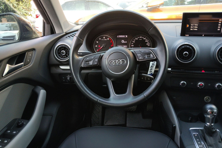 2018 immagine di auto #16
