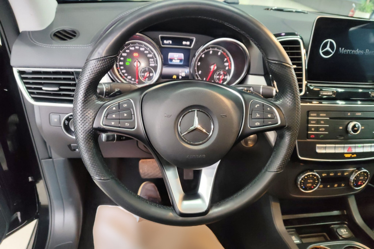 Mercedes-Benz GLE Coupe 2019 #16 Mercedes-Benz GLE Coupe 2019 car image #16