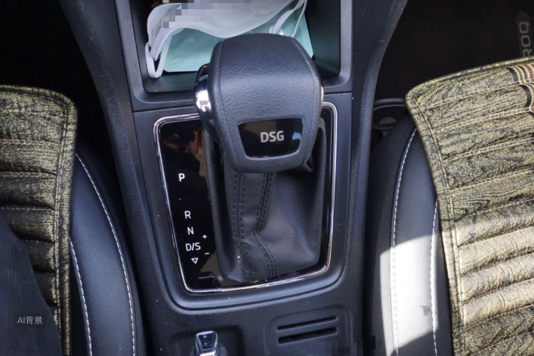 Skoda Karoq 2019 car image #16