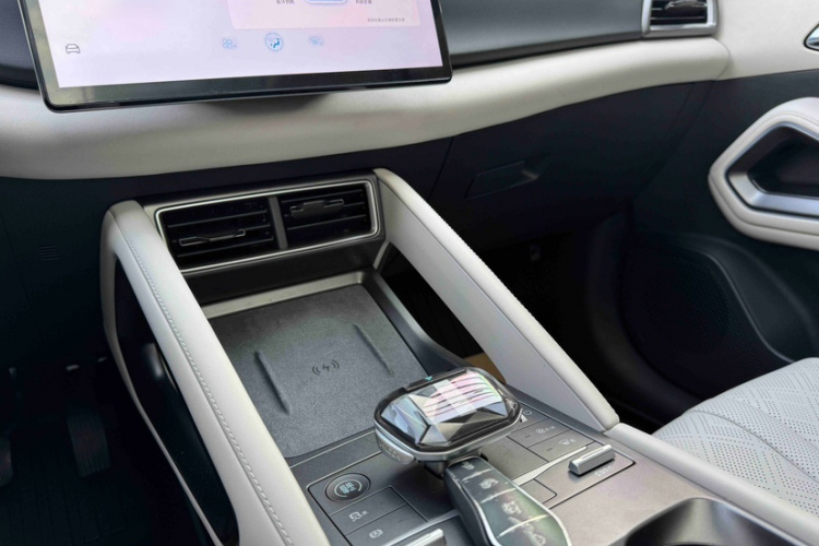 BYD YuanUP 2024 #16 BYD YuanUP 2024 car image #16