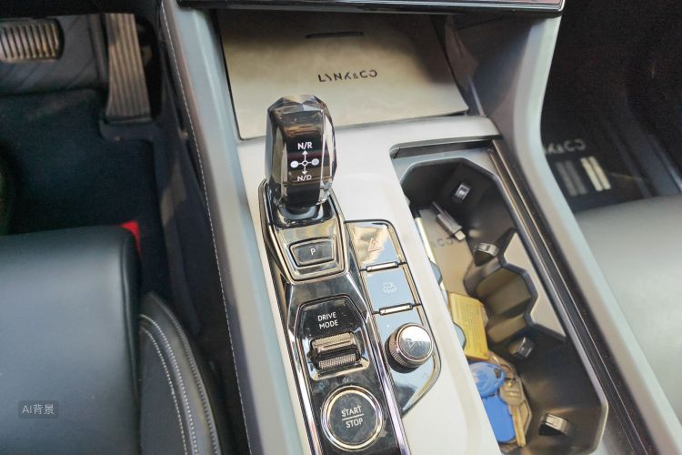 Lynk & Co 09 2022 car image #16