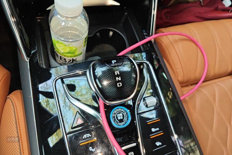 BYD Tang New Energy 2023 #16 BYD Tang New Energy 2023 car image #16