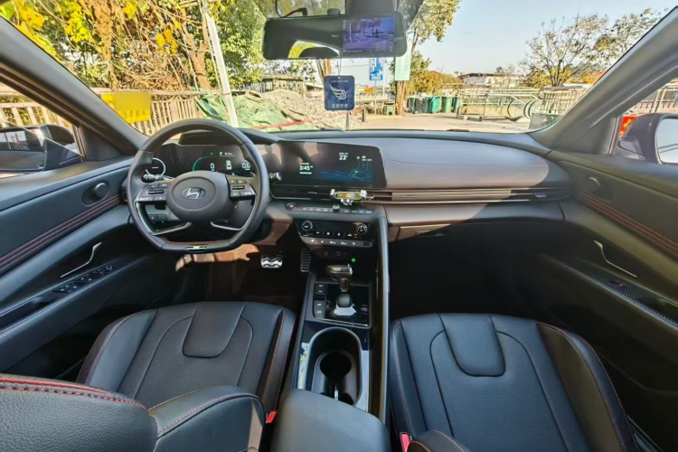 Hyundai Elantra 2023 car image #16