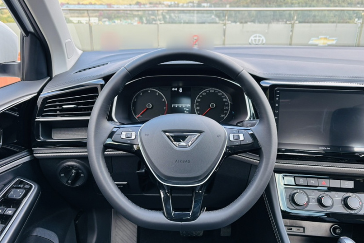 VS5 2025 car image #16
