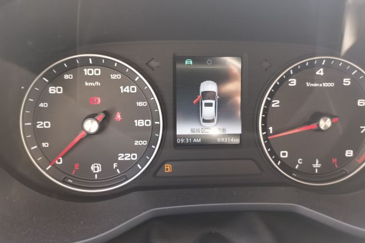 Roewe i5 2019 #16 Roewe i5 2019 car image #16