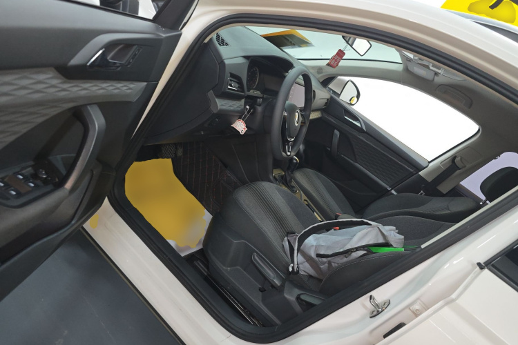 Volkswagen Tharu 2020 car image #16