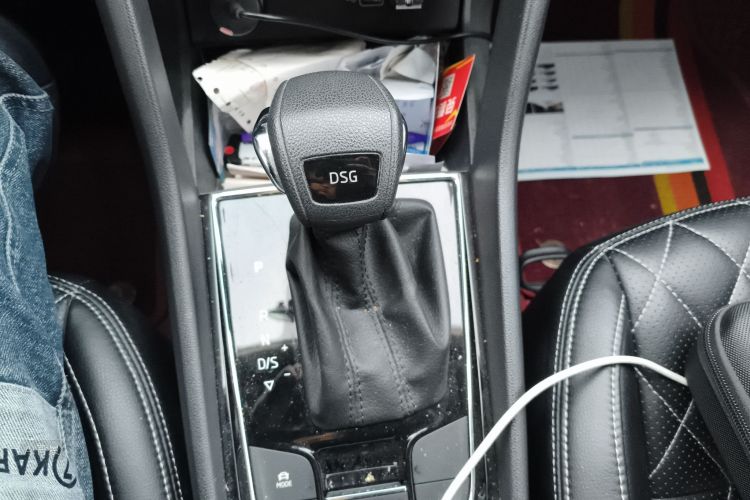 Skoda Karoq 2021 изображение автомобиля #16