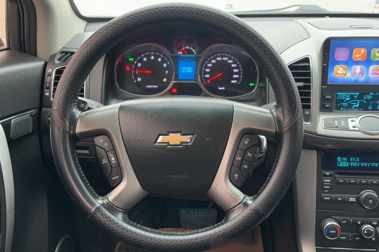 Chevrolet Captiva 2017 image de voiture #16