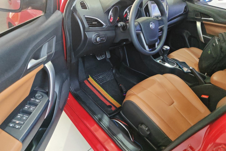 MG GT 2017 car image #16