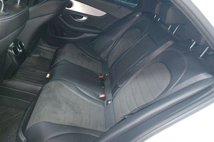 Mercedes-Benz C Class 2018 car image #16