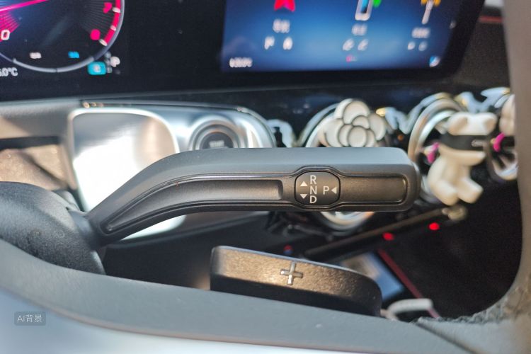 Mercedes-Benz GLB Class 2024 #16 Mercedes-Benz GLB Class 2024 car image #16