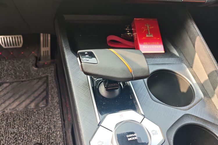 Changan UNI-V 2025 #16 Changan UNI-V 2025 immagine di auto #16