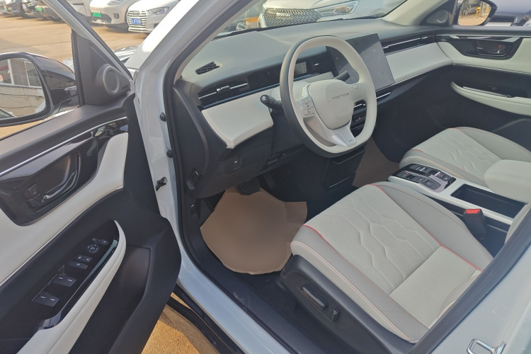 Honda e:NS2 2025 #16 Honda e:NS2 2025 car image #16