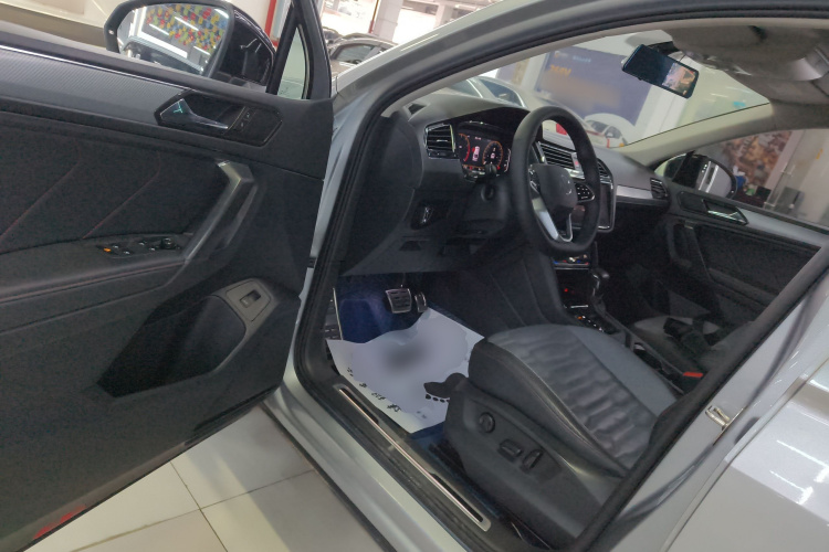 Volkswagen Tiguan X 2021 صورة سيارة #16