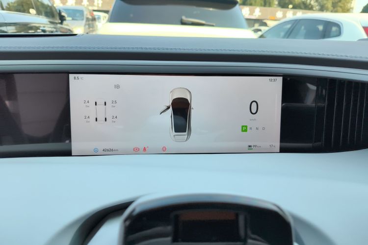 Avatr 11 2024 car image #16