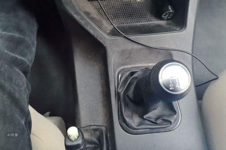 Forthing Lingzhi 2024 car image #16