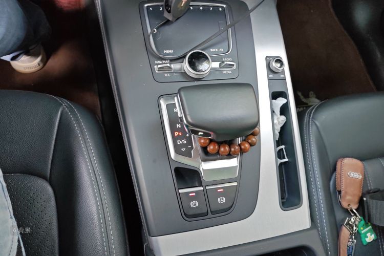 Audi Q5L 2020 #16 Audi Q5L 2020 car image #16