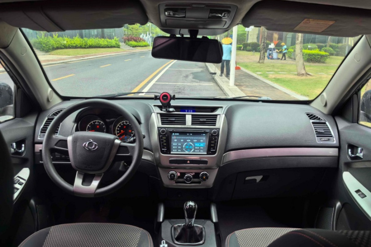 GEELY GX7 2015 #16 GEELY GX7 2015 car image #16