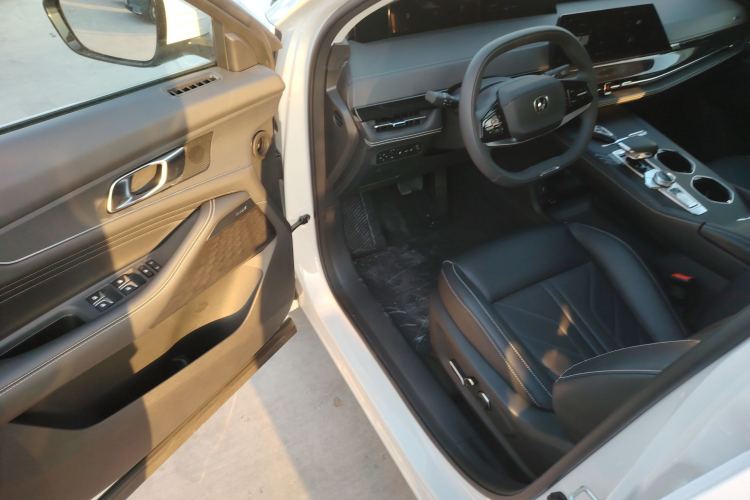 Changan UNI-K iDD 2025 #16 Changan UNI-K iDD 2025 immagine di auto #16