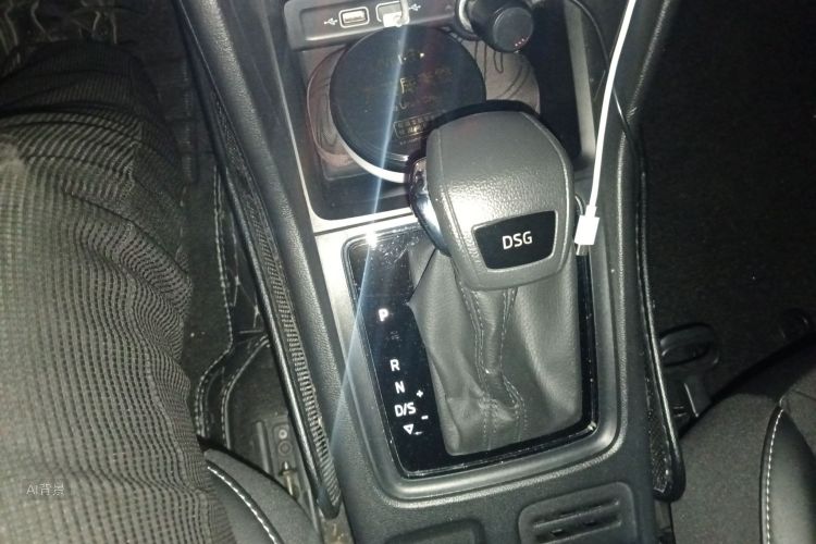 Skoda Karoq 2019 изображение автомобиля #16