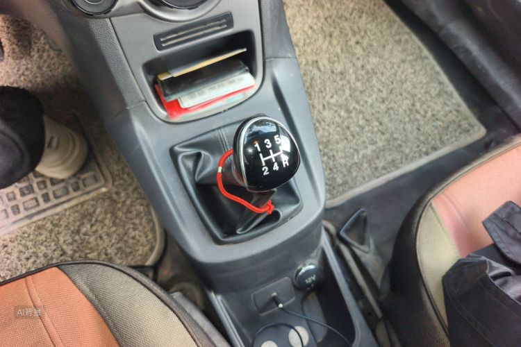 Ford Fiesta 2015 car image #16