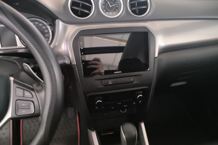 Suzuki Vitara 2016 image de voiture #16