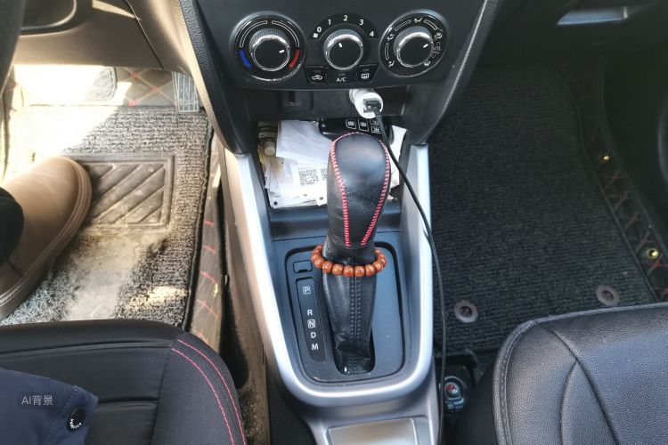 Suzuki Vitara 2017 car image #16
