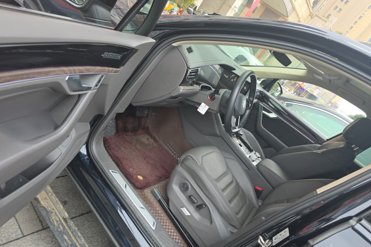 Volkswagen Touareg 2022 immagine di auto #16