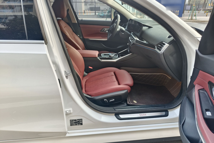 BMW i3 2024 car image #16