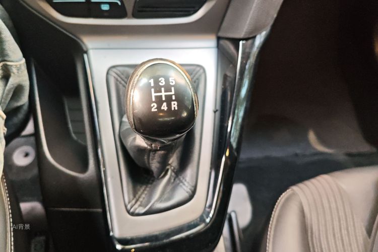 Ford Focus 2013 #16 Ford Focus 2013 car image #16