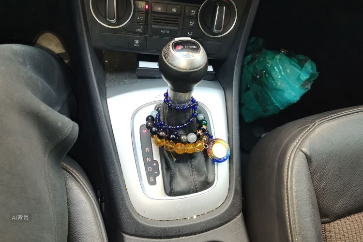 Audi Q3 2016 car image #16