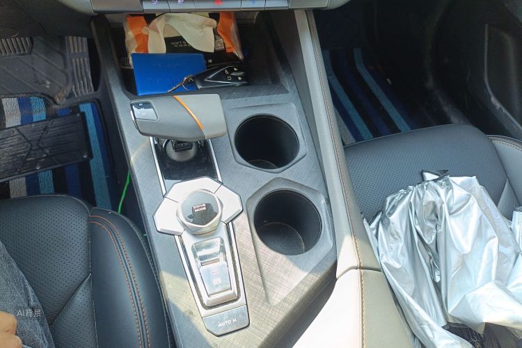 Changan UNI-V 2022 car image #16