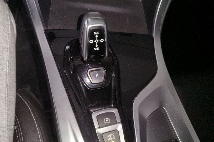 Lynk & Co 01 2019 #16 Lynk & Co 01 2019 car image #16