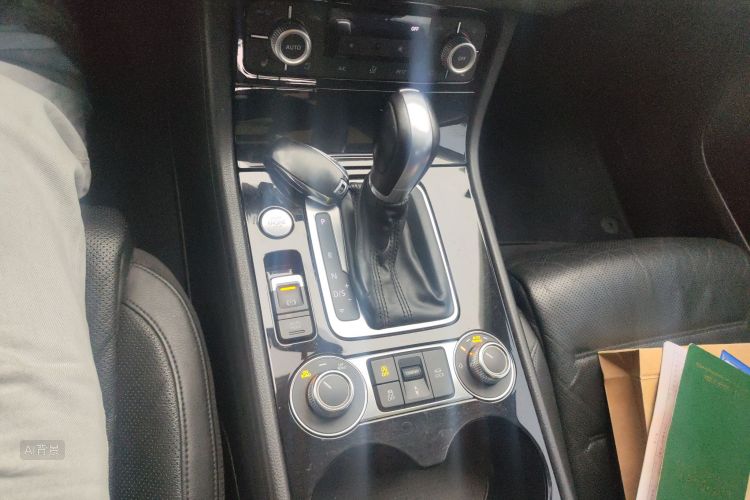 Volkswagen Touareg 2017 #16 Volkswagen Touareg 2017 car image #16