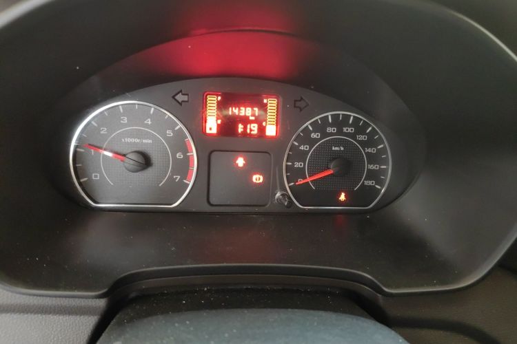 Wuling Hongguang V 2022 immagine di auto #16