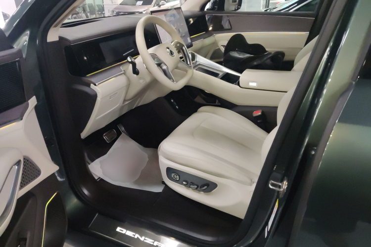 Denza N9 2025 #16 Denza N9 2025 car image #16