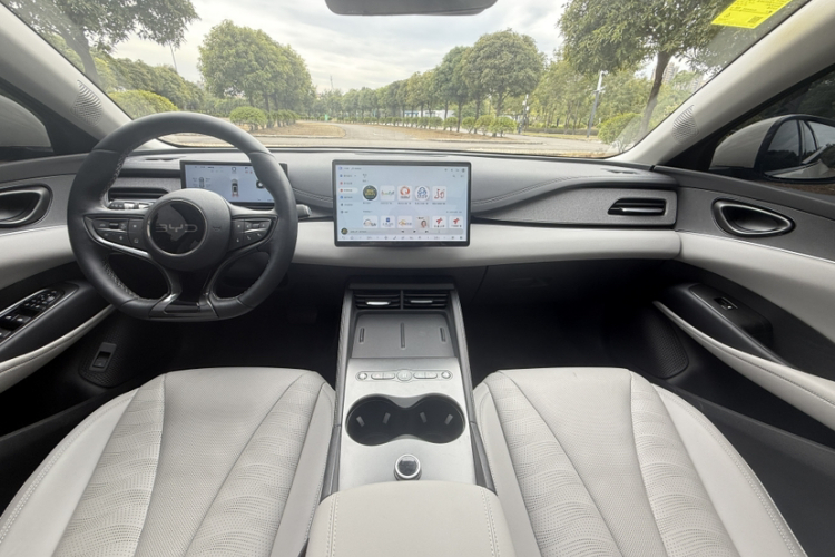 BYD Seal 06 DM-i 2025 #16 BYD Seal 06 DM-i 2025 immagine di auto #16