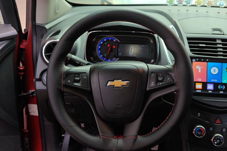 Chevrolet Tracker 2015 car image #16